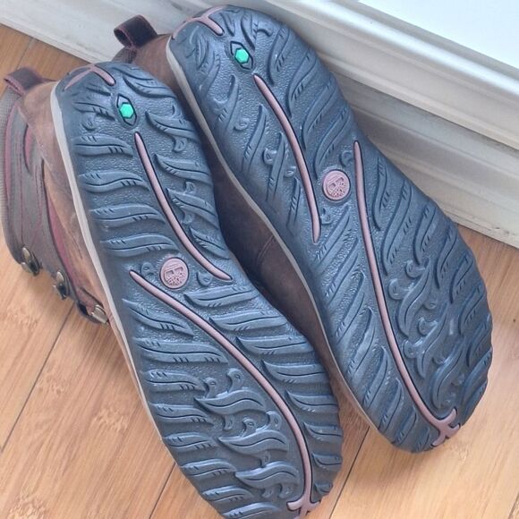 Women's Brown Hiking Boots - Picture 12 of 14